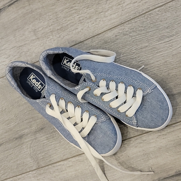 Kids Sneakers - Picture 3 of 9